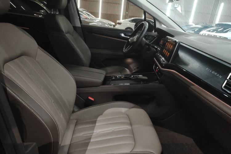 Used Volkswagen Viloran 2022 330TSI Luxury Edition Right Front Seat