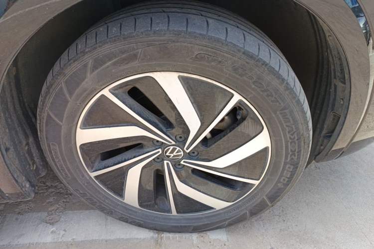 Used Volkswagen Viloran 2022 380TSI Luxury Edition Right Front Wheel Hub