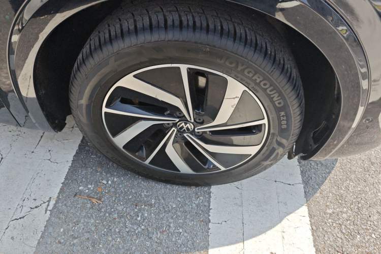 Used Volkswagen Viloran 2022 380TSI Luxury Edition Right Front Wheel Hub
