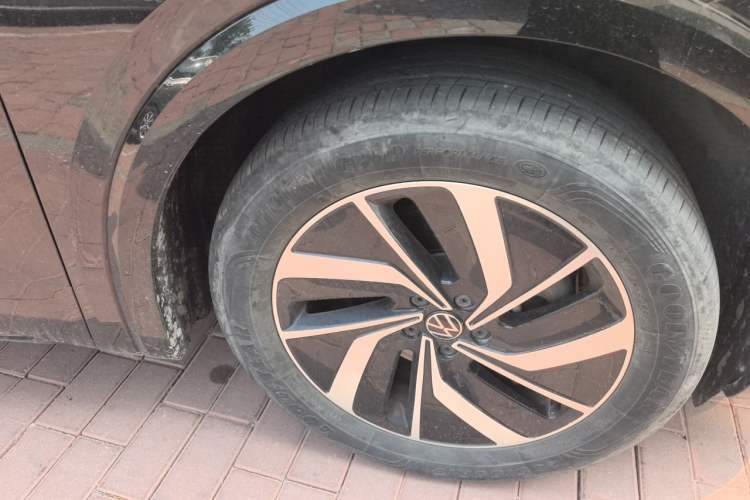 Used Volkswagen Viloran 2022 330TSI Luxury Edition Right Front Wheel Hub