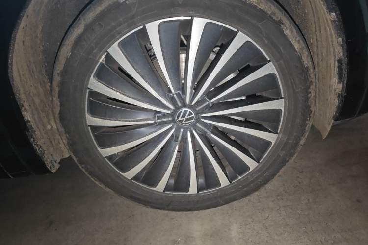 Used Volkswagen Viloran 2022 380TSI Flagship Edition Right Front Wheel Hub