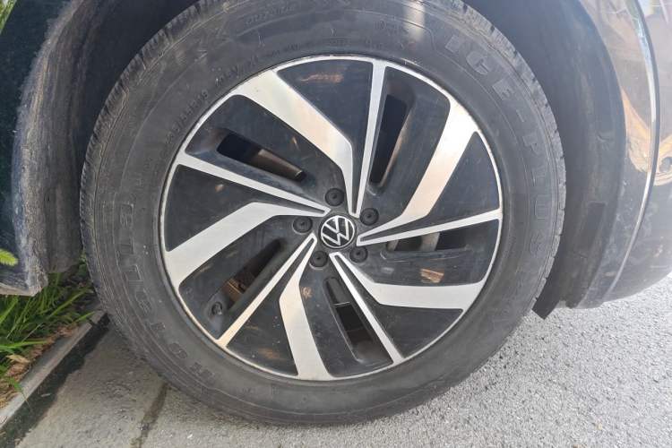 Used Volkswagen Viloran 2022 330TSI Luxury Edition Right Front Wheel Hub