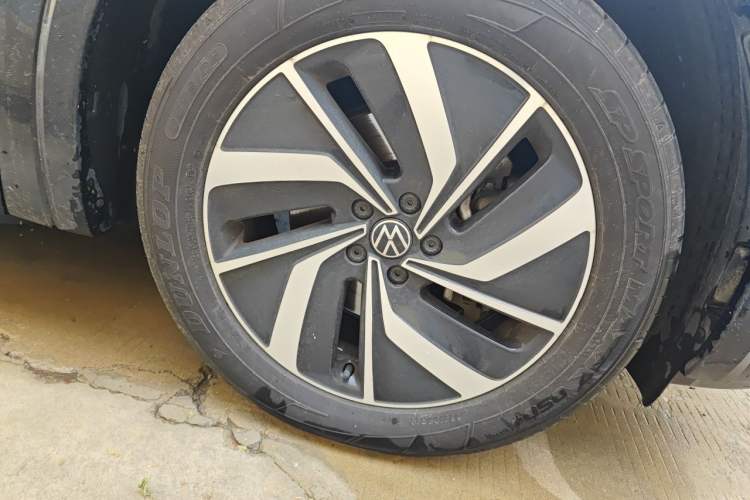 Used Volkswagen Viloran 2022 330TSI Luxury Edition Right Front Wheel Hub