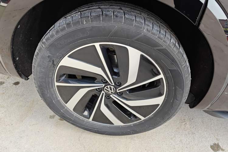 Used Volkswagen Viloran 2022 380TSI Luxury Edition Right Rear Wheel Hub