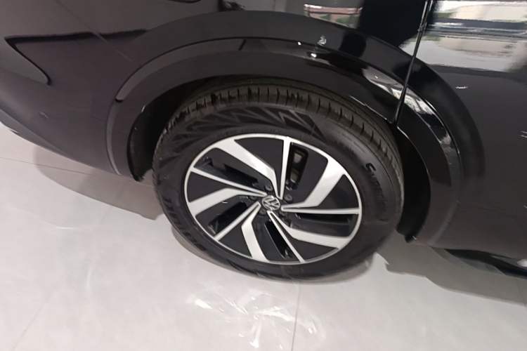 Used Volkswagen Viloran 2022 380TSI Luxury Edition Right Rear Wheel Hub