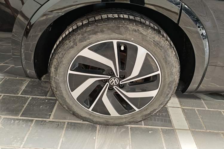 Used Volkswagen Viloran 2022 330TSI Luxury Edition Right Rear Wheel Hub