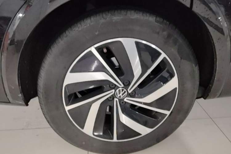 Used Volkswagen Viloran 2022 380TSI Luxury Edition Right Rear Wheel Hub