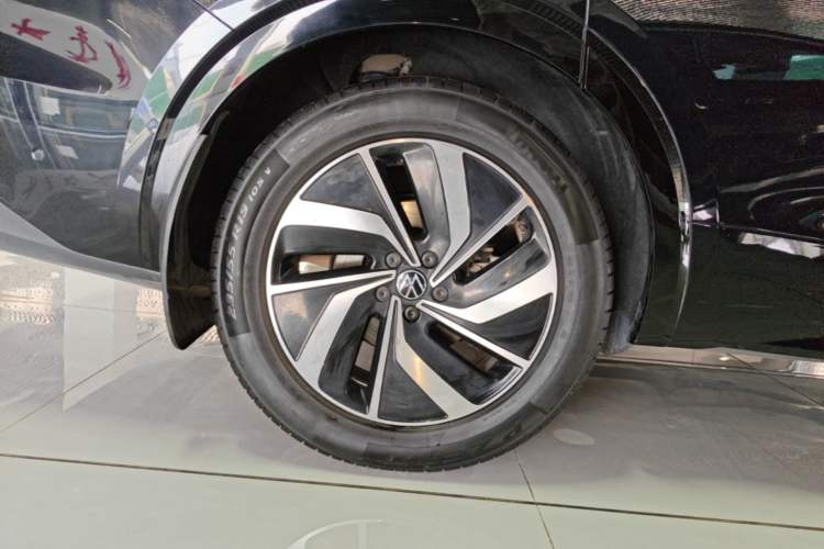 Used Volkswagen Viloran 2022 380TSI Luxury Edition Right Rear Wheel Hub