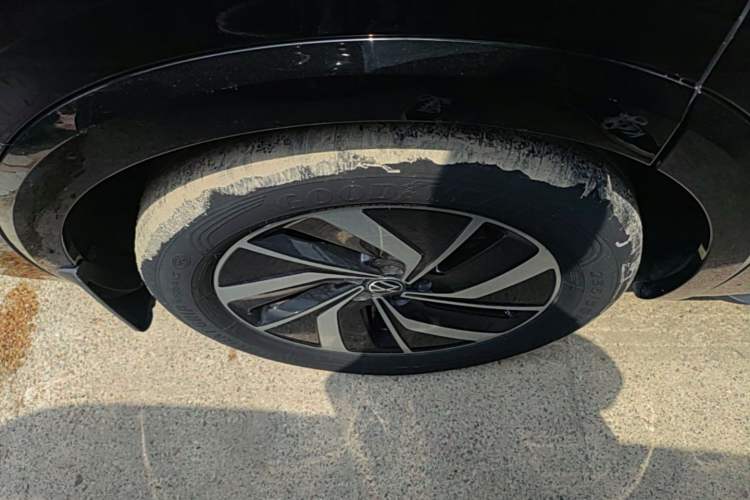 Used Volkswagen Viloran 2022 380TSI Luxury Edition Right Rear Wheel Hub