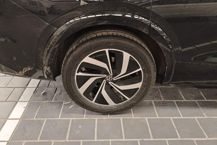 Used Volkswagen Viloran 2022 330TSI Luxury Edition Right Rear Wheel Hub