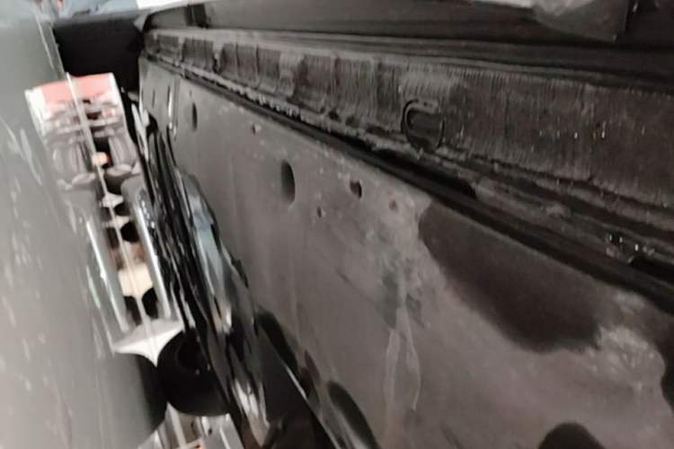 Used Volkswagen Viloran 2022 380TSI Luxury Edition Right Side Sill