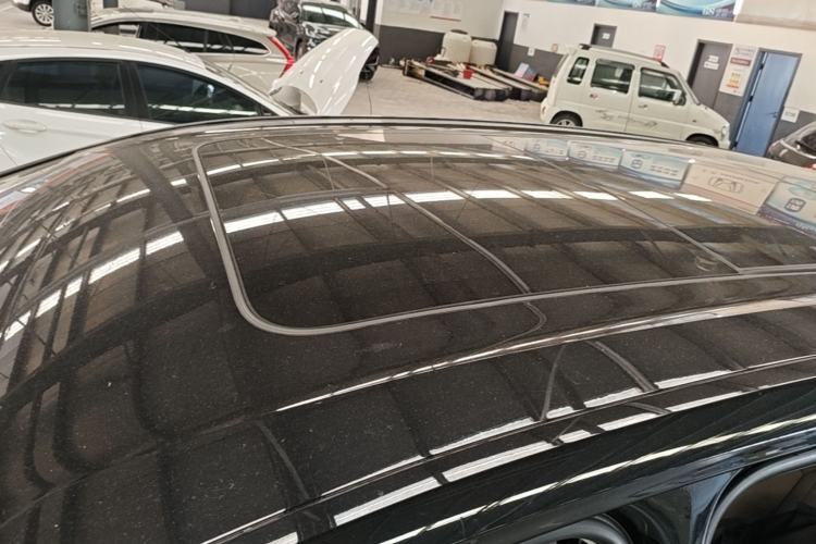 Used Volkswagen Viloran 2022 330TSI Luxury Edition Roof