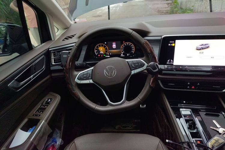 Used Volkswagen Viloran 2022 380TSI Luxury Edition Steering Wheel