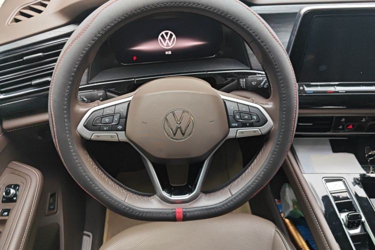 Used Volkswagen Viloran 2022 330TSI Luxury Edition Steering Wheel