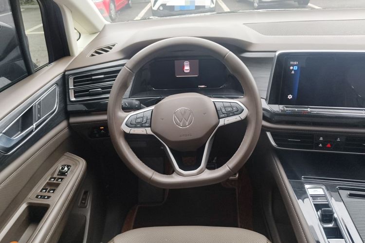 Used Volkswagen Viloran 2022 380TSI Luxury Edition Steering Wheel