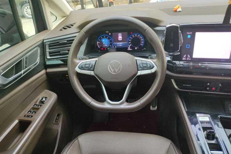 Used Volkswagen Viloran 2022 380TSI Luxury Edition Steering Wheel