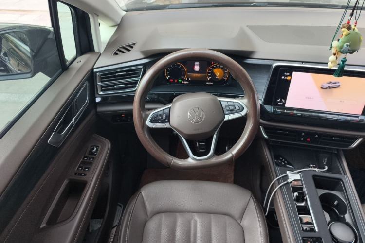 Used Volkswagen Viloran 2022 380TSI Luxury Edition Steering Wheel