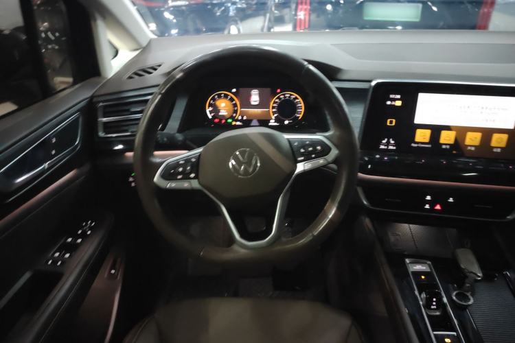 Used Volkswagen Viloran 2022 330TSI Luxury Edition Steering Wheel