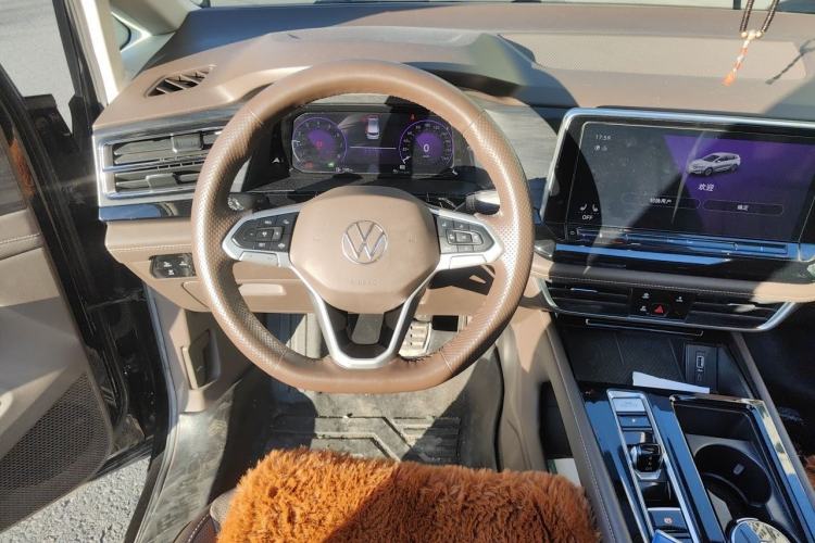 Used Volkswagen Viloran 2022 380TSI Luxury Edition Steering Wheel
