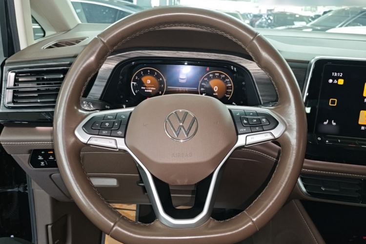 Used Volkswagen Viloran 2022 330TSI Luxury Edition Steering Wheel