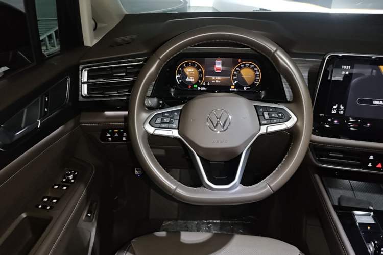 Used Volkswagen Viloran 2022 380TSI Luxury Edition Steering Wheel