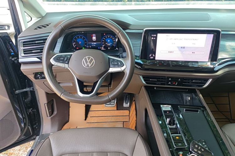 Used Volkswagen Viloran 2022 380TSI Luxury Edition Steering Wheel