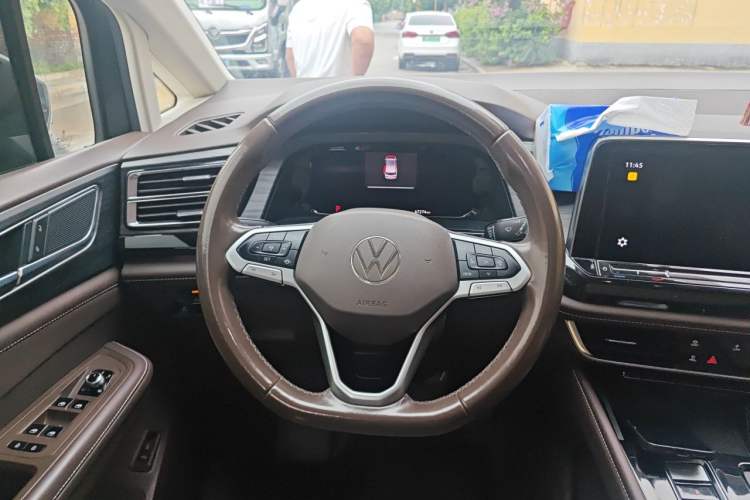 Used Volkswagen Viloran 2022 330TSI Luxury Edition Steering Wheel