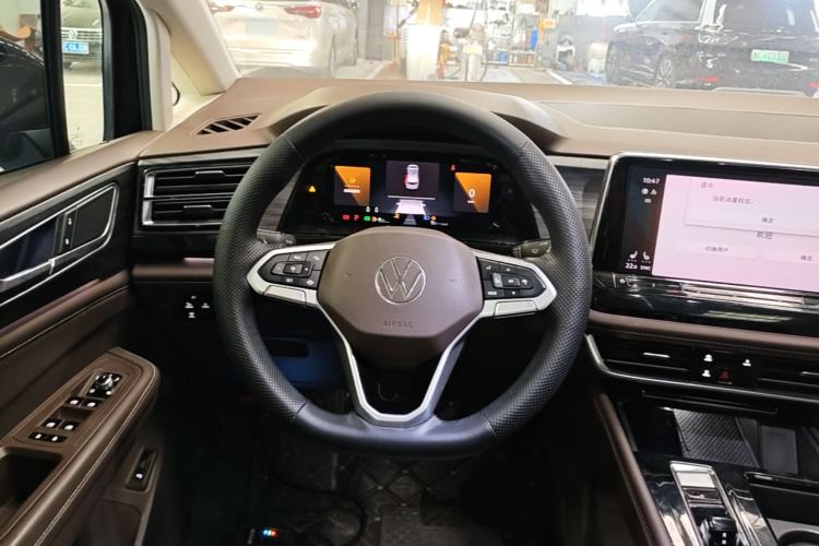 Used Volkswagen Viloran 2022 330TSI Luxury Edition Steering Wheel