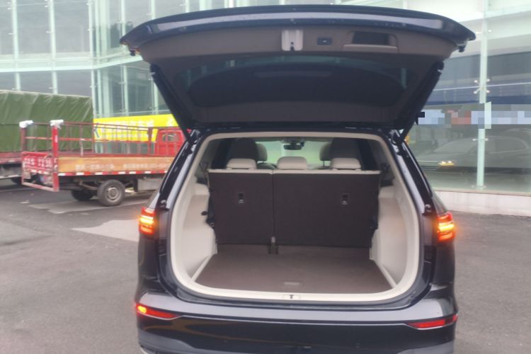 Used Volkswagen Viloran 2022 380TSI Luxury Edition Trunk