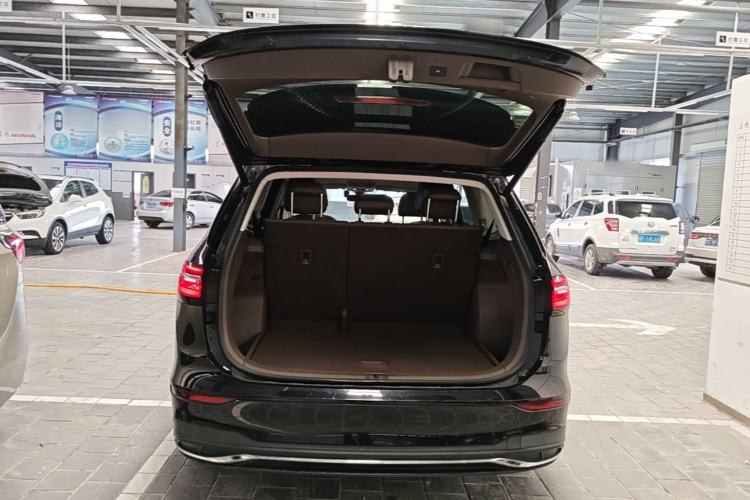 Used Volkswagen Viloran 2022 330TSI Luxury Edition Trunk