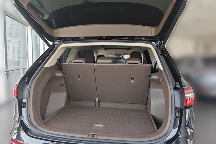 Used Volkswagen Viloran 2022 380TSI Luxury Edition Trunk
