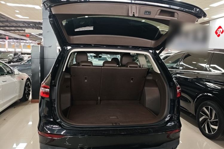 Used Volkswagen Viloran 2022 330TSI Luxury Edition Trunk