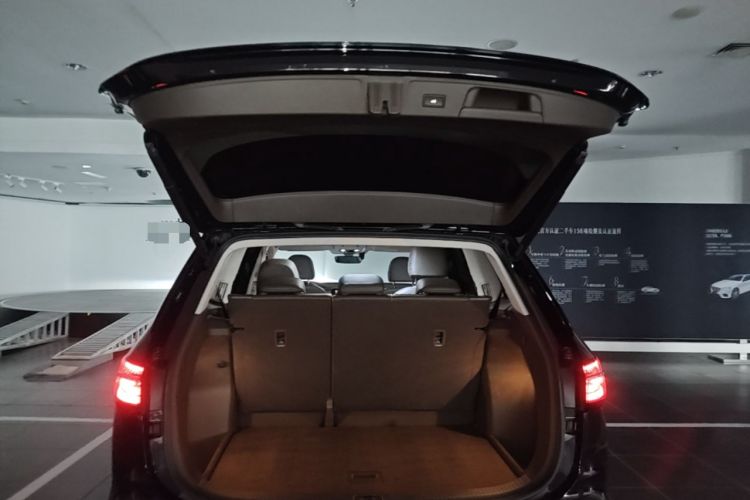 Used Volkswagen Viloran 2022 380TSI Luxury Edition Trunk