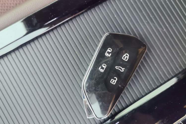 Used Volkswagen Viloran 2022 380TSI Luxury Edition Vehicle Key