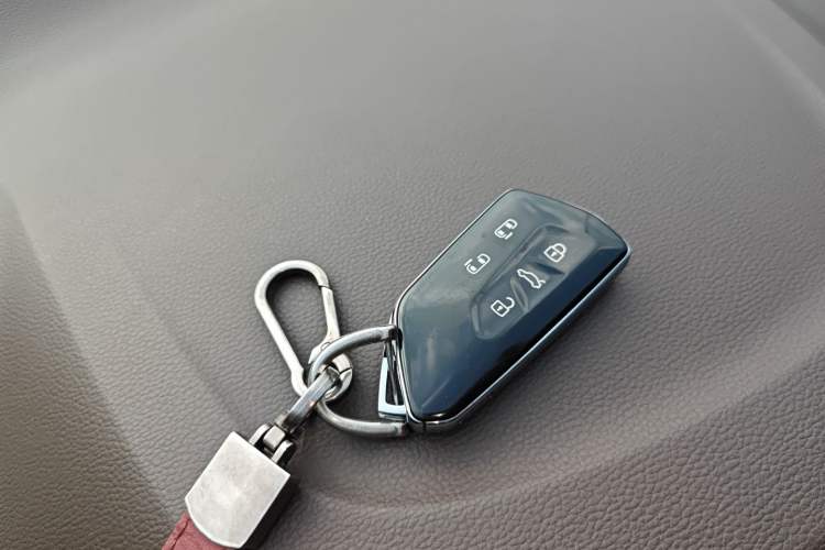 Used Volkswagen Viloran 2022 380TSI Luxury Edition Vehicle Key