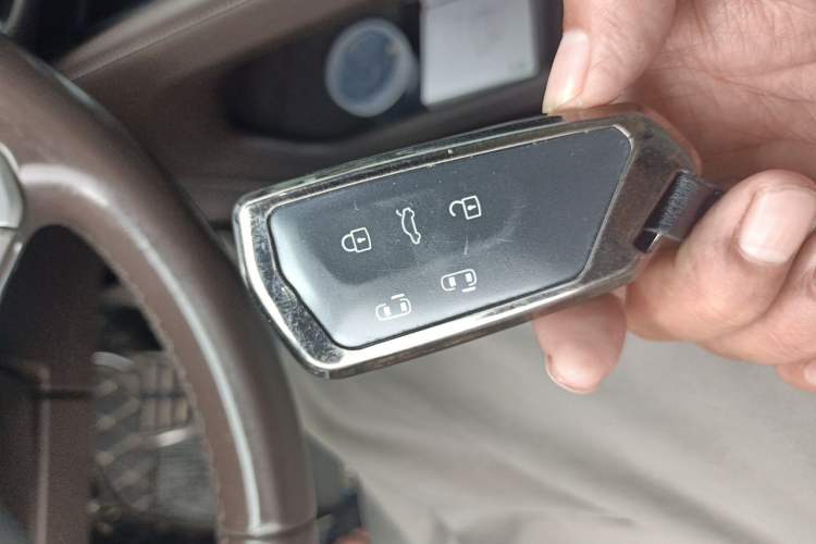 Used Volkswagen Viloran 2022 380TSI Luxury Edition Vehicle Key