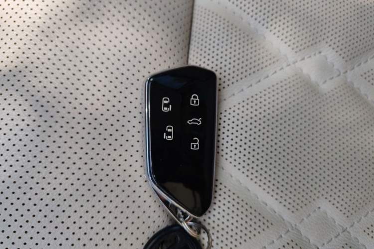 Used Volkswagen Viloran 2022 380TSI Prestige Edition Vehicle Key