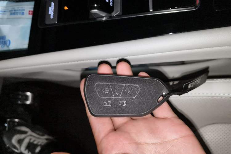 Used Volkswagen Viloran 2022 380TSI Luxury Edition Vehicle Key