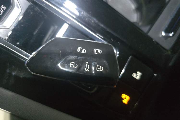 Used Volkswagen Viloran 2022 380TSI Prestige Edition Vehicle Key