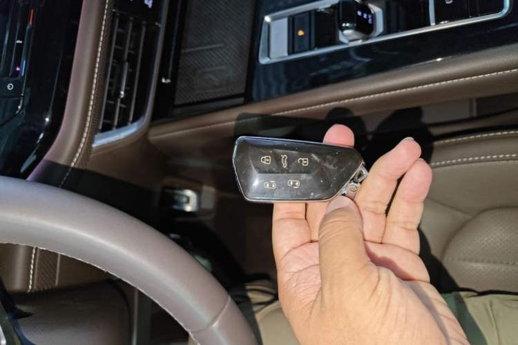 Used Volkswagen Viloran 2022 380TSI Luxury Edition Vehicle Key