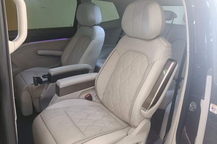 Used Volkswagen Viloran 2022 380TSI Prestige Edition Interior 4