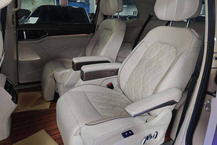 Used Volkswagen Viloran 2022 380TSI Prestige Edition Left Rear Seat