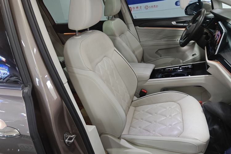 Used Volkswagen Viloran 2022 380TSI Prestige Edition Right Front Seat