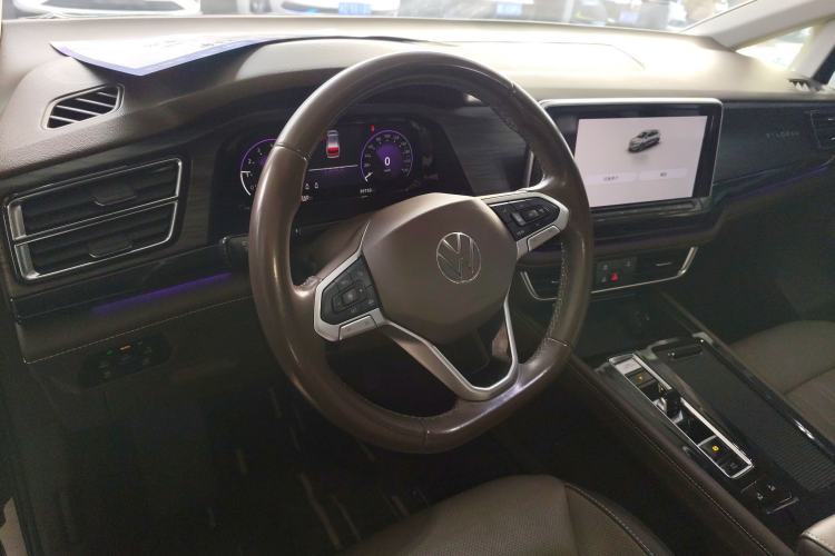Used Volkswagen Viloran 2022 330TSI Luxury Edition Steering Wheel