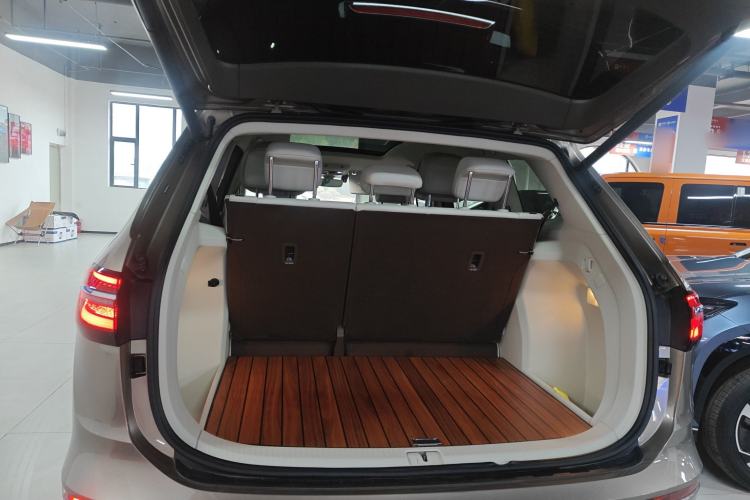 Used Volkswagen Viloran 2022 380TSI Prestige Edition Trunk