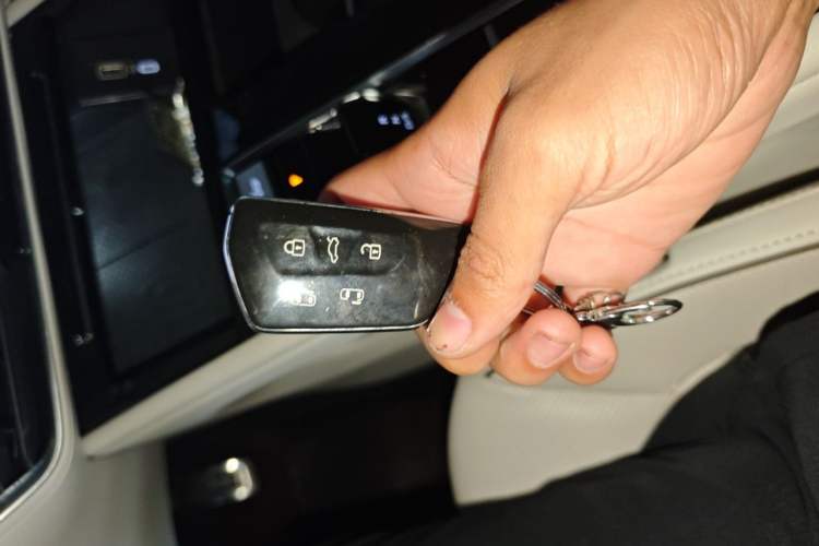 Used Volkswagen Viloran 2022 380TSI Prestige Edition Vehicle Key