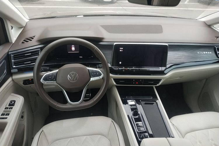 Used Volkswagen Viloran 2022 380TSI Prestige Edition Center Console