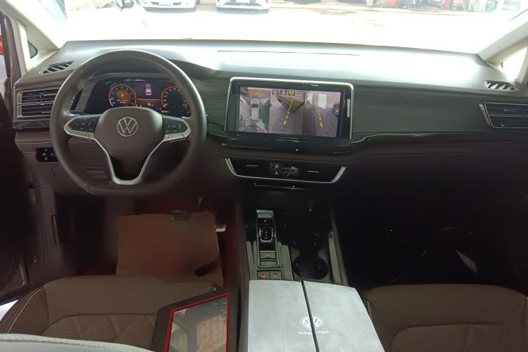 Used Volkswagen Viloran 2022 380TSI Prestige Edition Center Console
