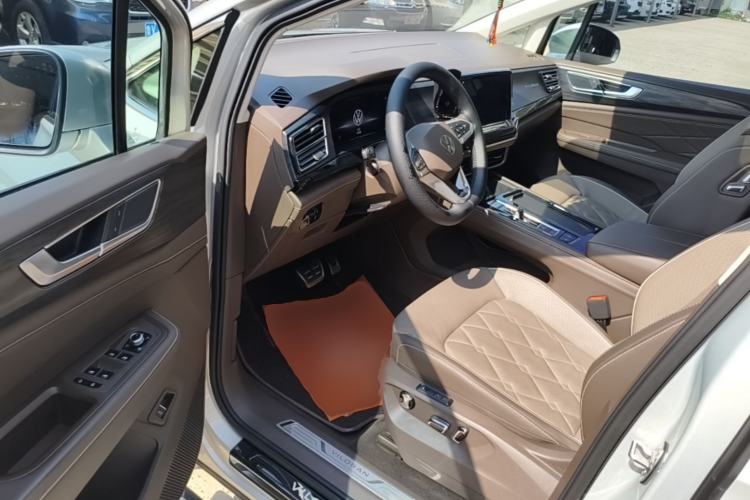 Used Volkswagen Viloran 2022 380TSI Prestige Edition Driver Seat