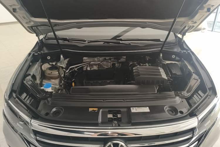 Used Volkswagen Viloran 2022 380TSI Luxury Edition Engine Bay